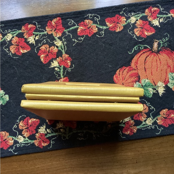 Happy Tails Hallmark cat scrapbook - Picture 5 of 7